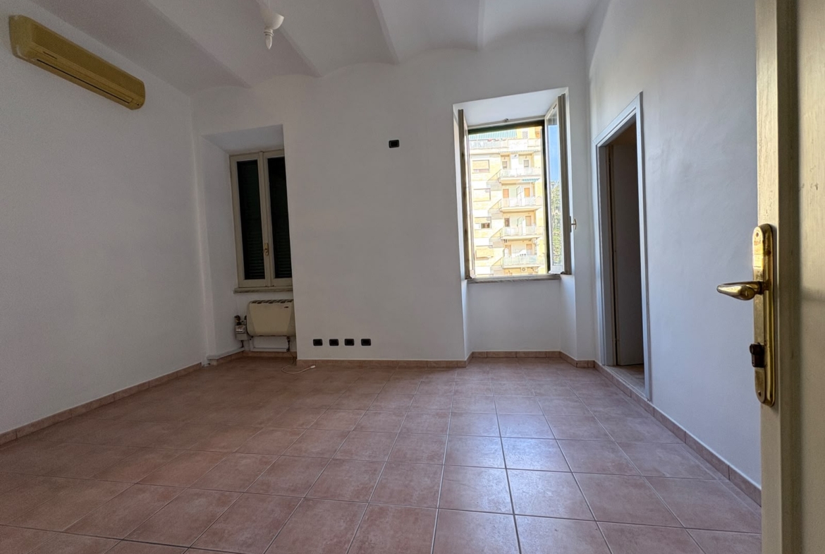 MATTEOTTI179-Centralissimo e Ampio quadrilocale luminoso e caratteristico