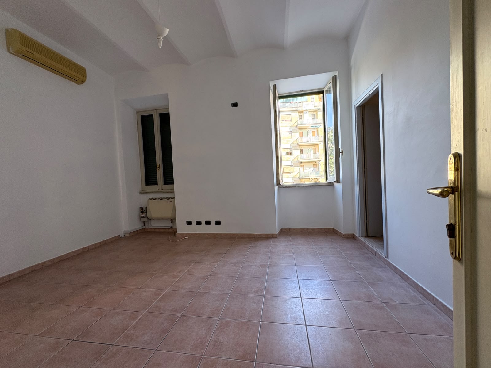 MATTEOTTI179-Centralissimo e Ampio quadrilocale luminoso e caratteristico
