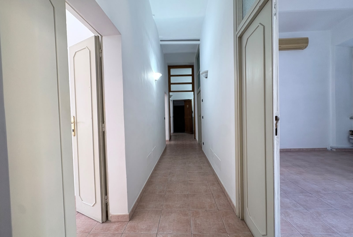 MATTEOTTI179-Centralissimo e Ampio quadrilocale luminoso e caratteristico