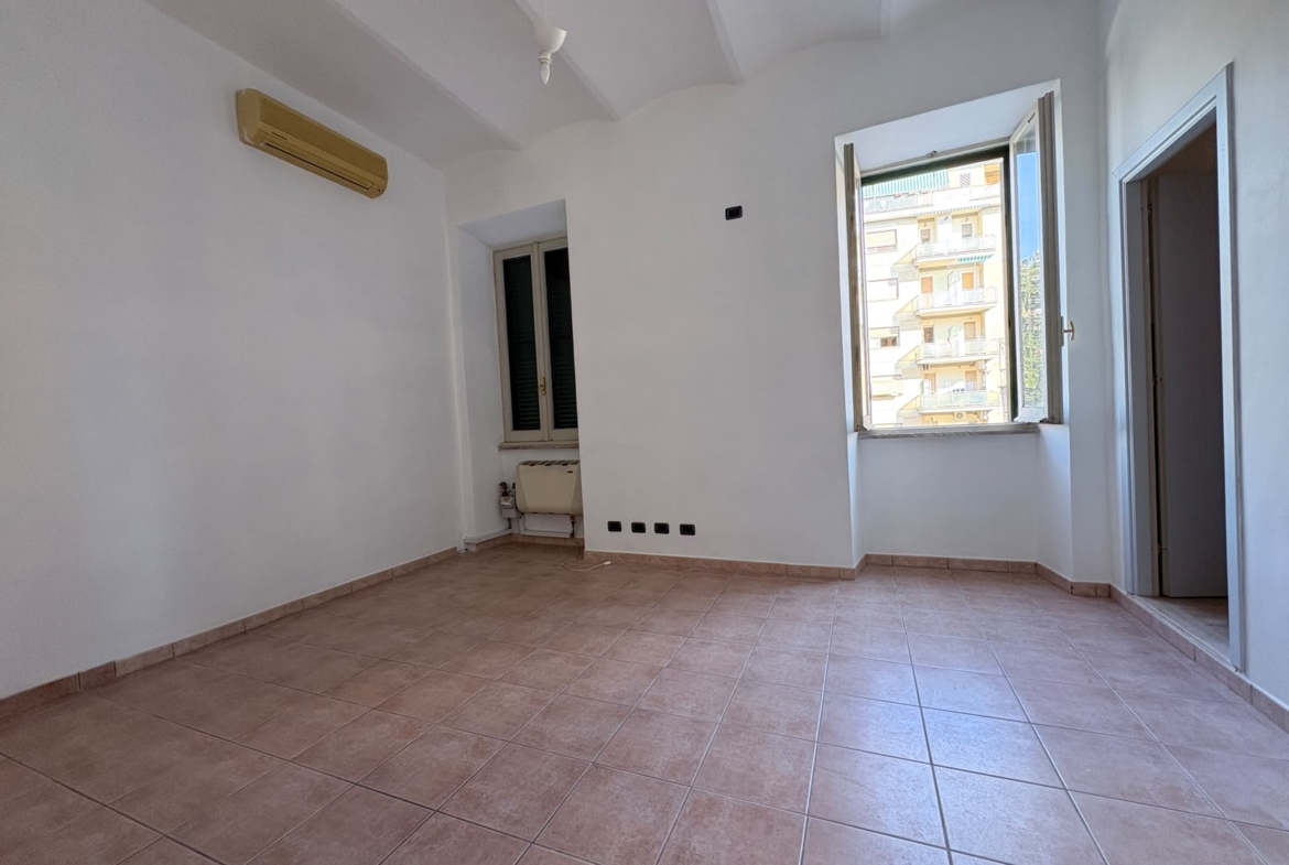 MATTEOTTI179-Centralissimo e Ampio quadrilocale luminoso e caratteristico