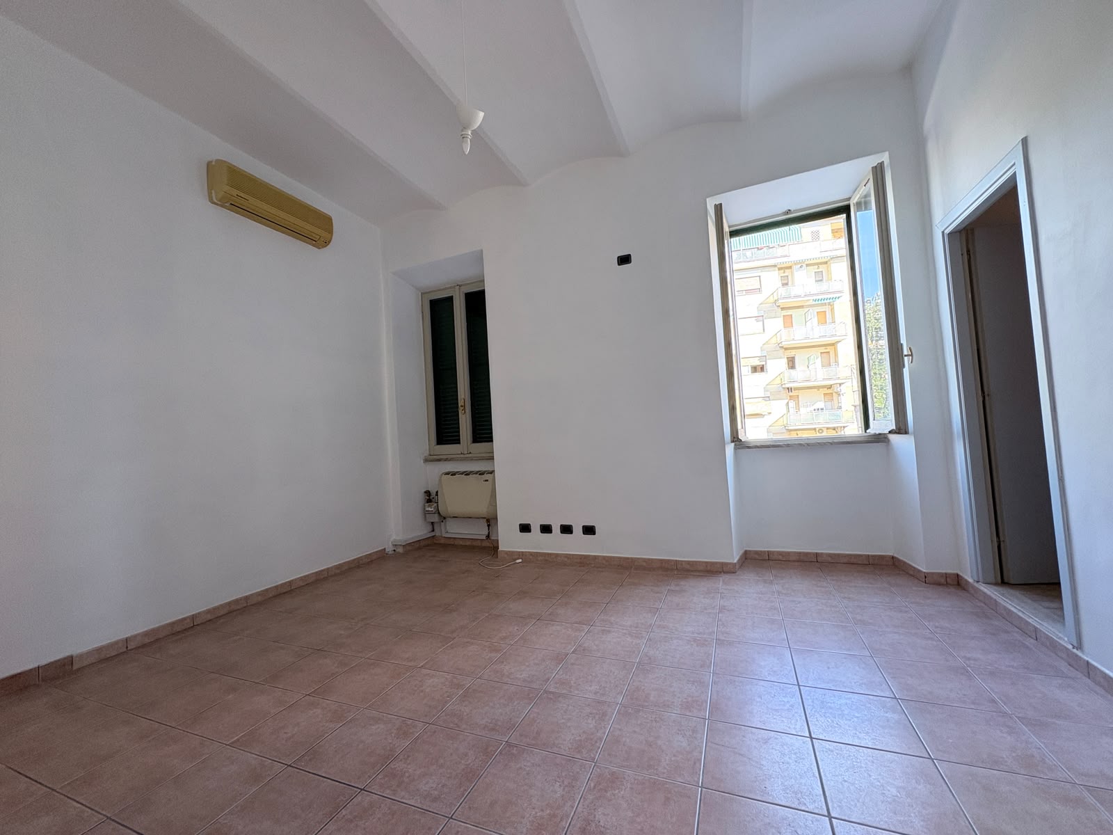 MATTEOTTI179-Centralissimo e Ampio quadrilocale luminoso e caratteristico