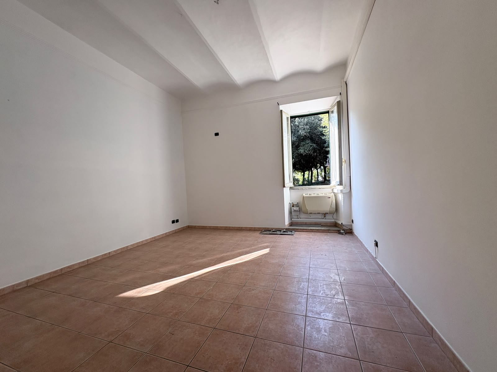 MATTEOTTI179-Centralissimo e Ampio quadrilocale luminoso e caratteristico