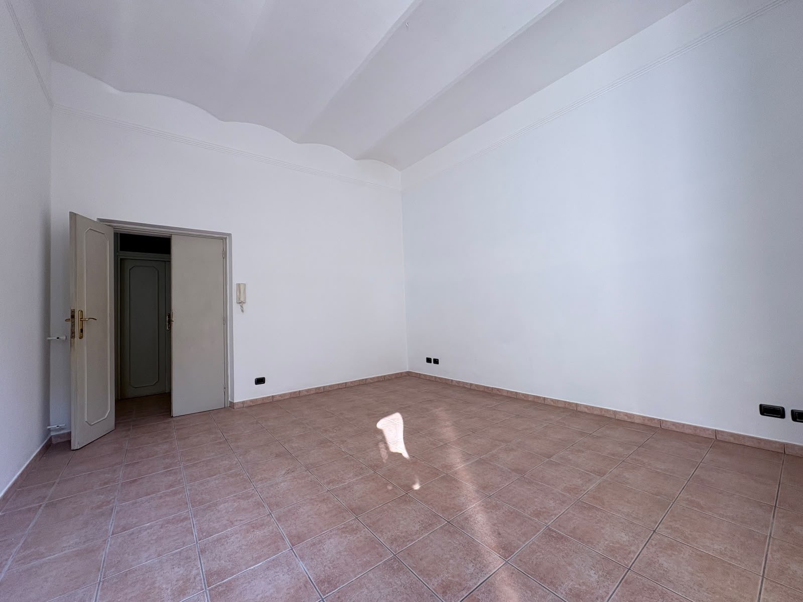 MATTEOTTI179-Centralissimo e Ampio quadrilocale luminoso e caratteristico