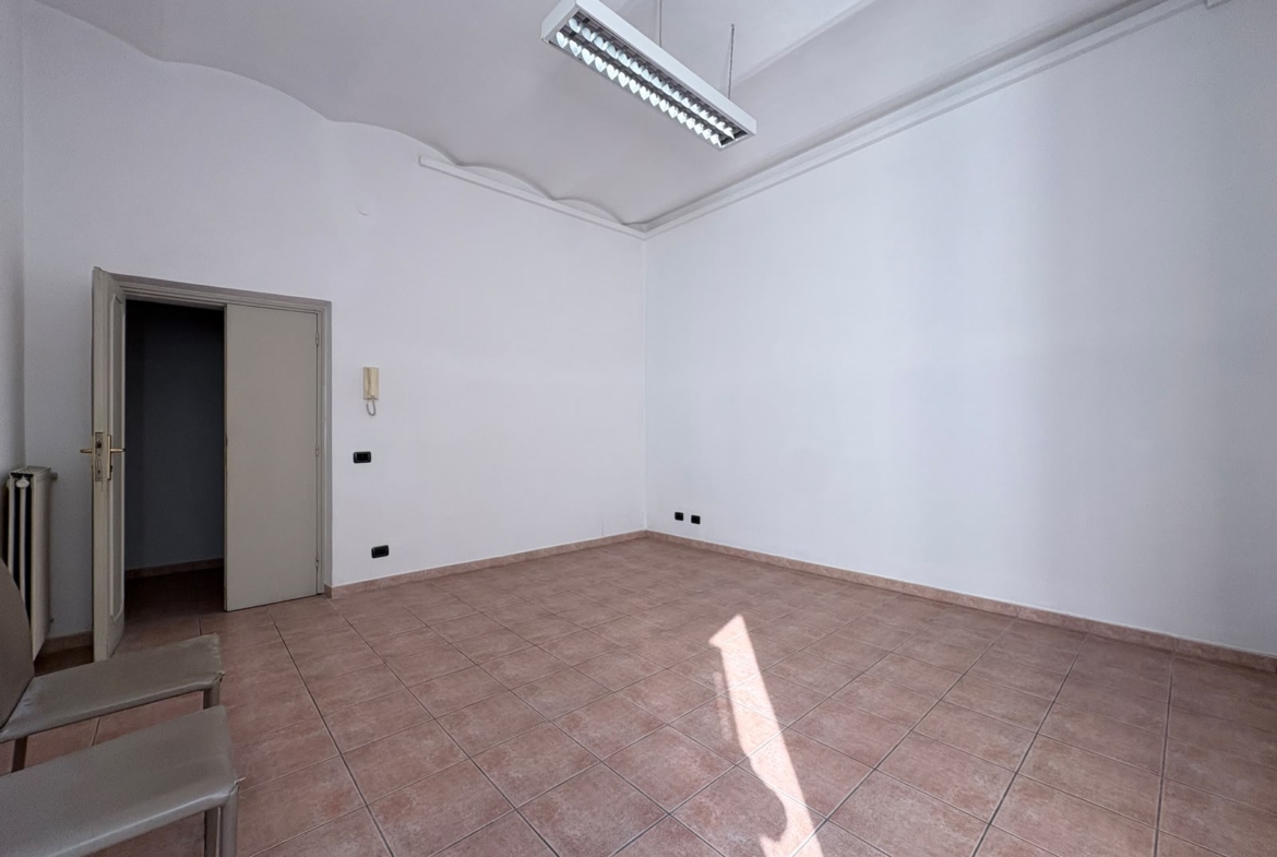 MATTEOTTI179-Centralissimo e Ampio quadrilocale luminoso e caratteristico