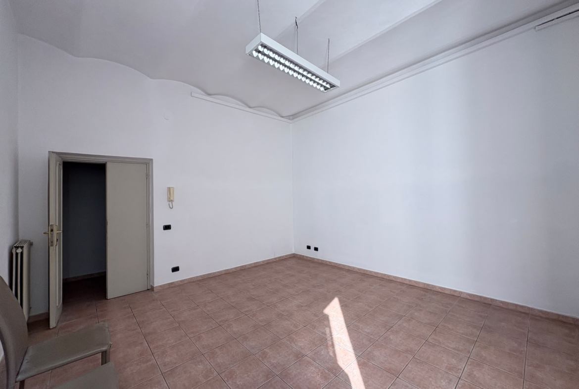 MATTEOTTI179-Centralissimo e Ampio quadrilocale luminoso e caratteristico