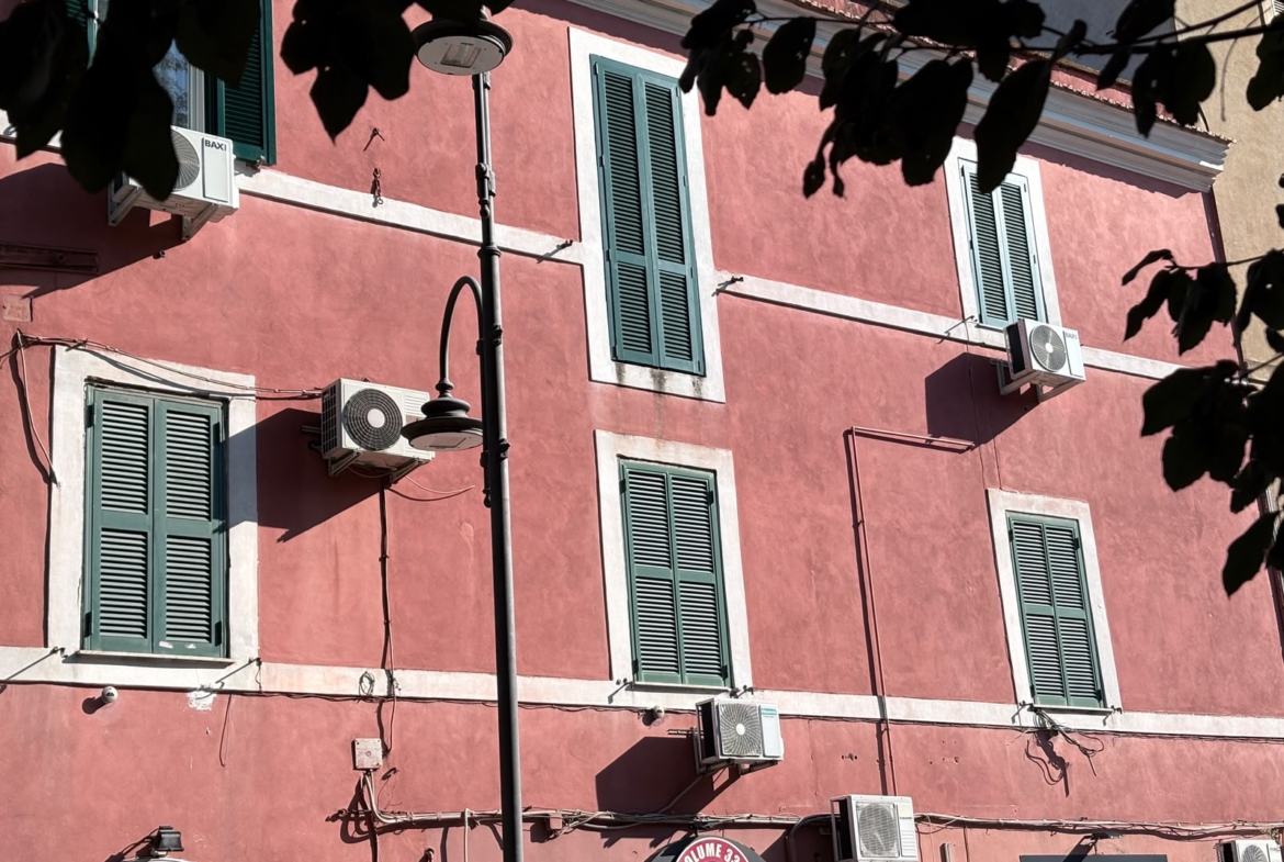 MATTEOTTI179-Centralissimo e Ampio quadrilocale luminoso e caratteristico