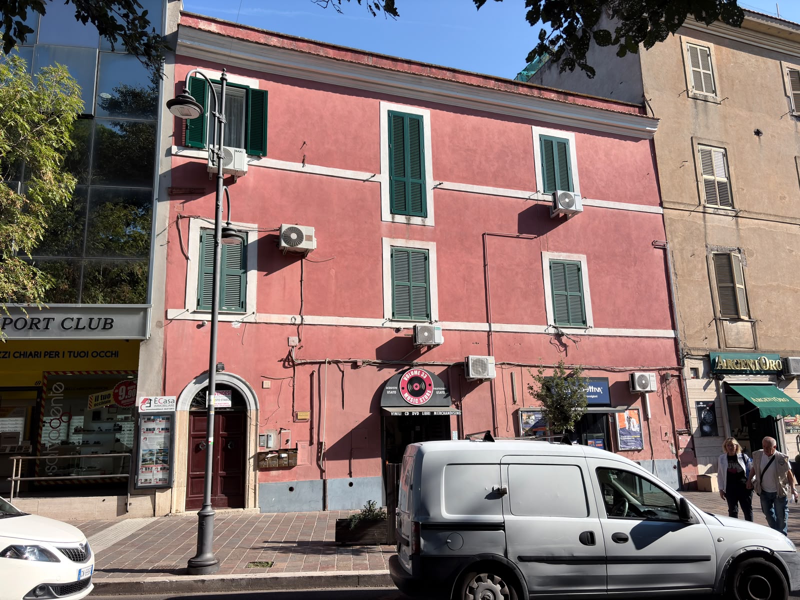 MATTEOTTI179-Centralissimo e Ampio quadrilocale luminoso e caratteristico