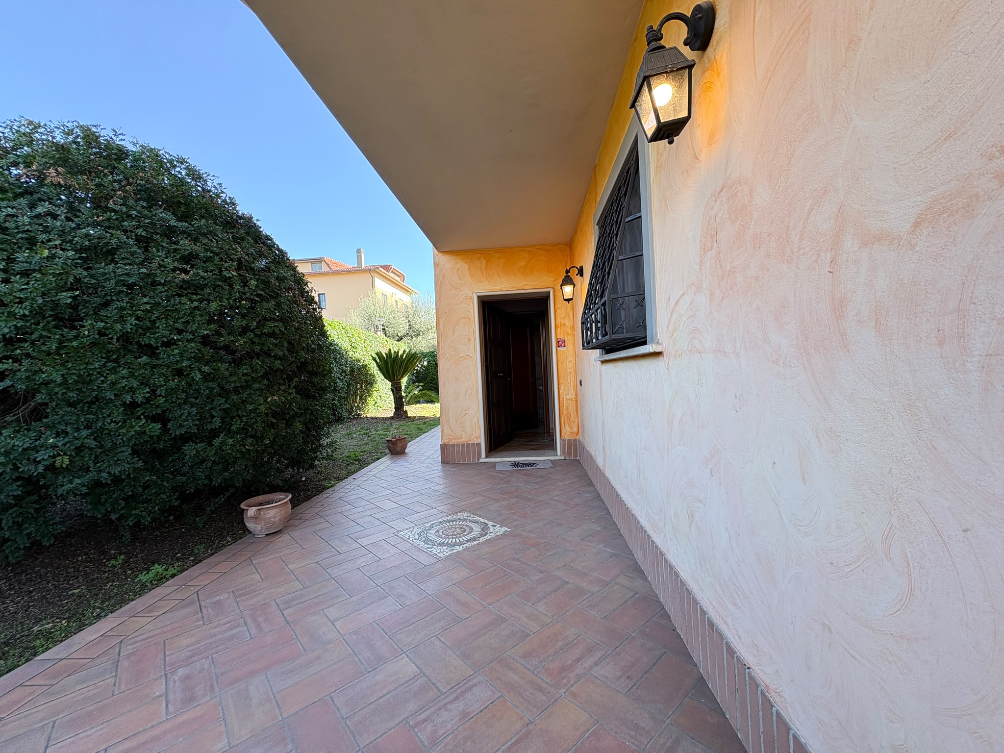 BORMIDA529-Elegante Villa unifamiliare-indipendente-signorile-3 livelli-giardino-portici