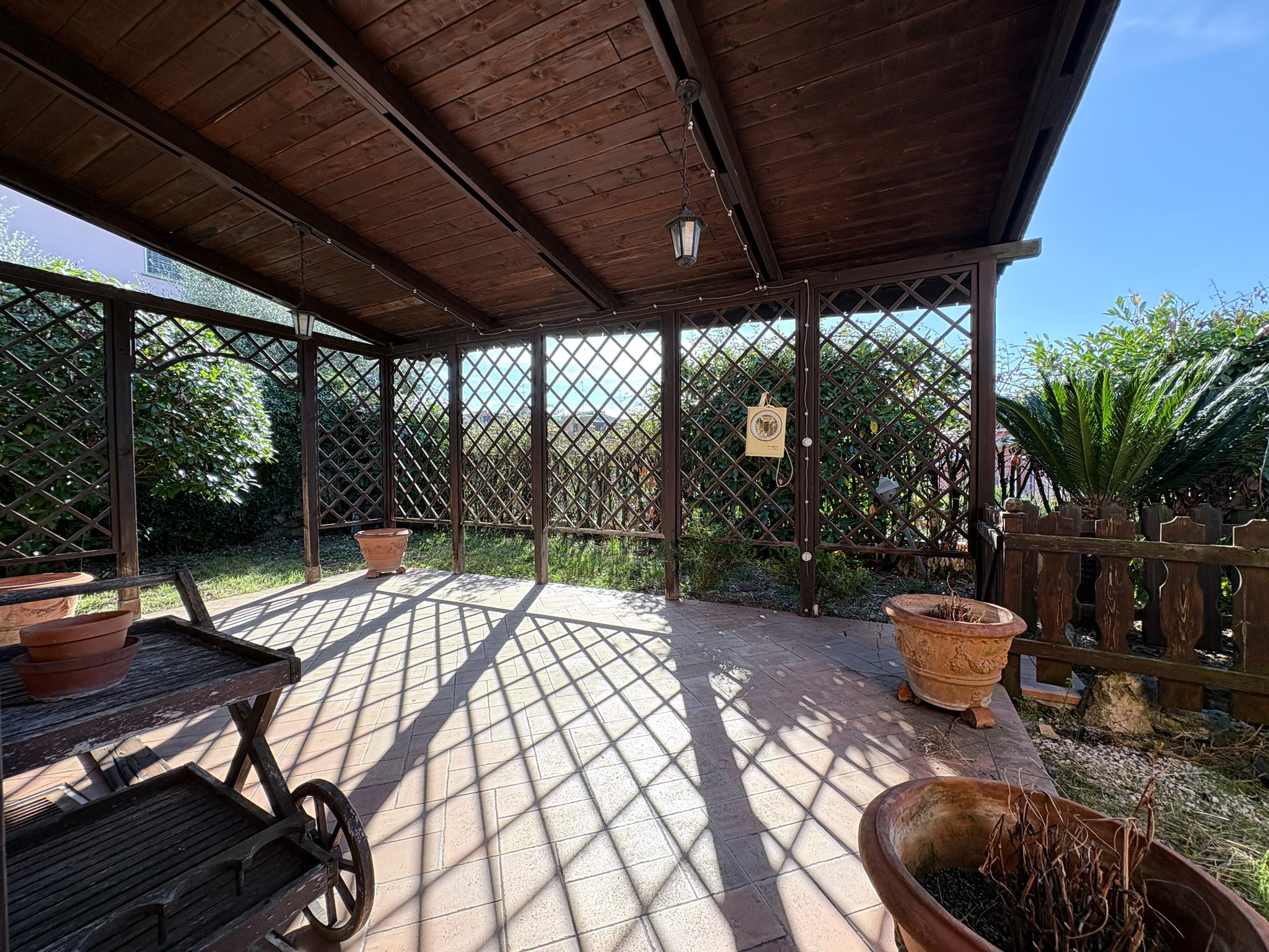 BORMIDA529-Elegante Villa unifamiliare-indipendente-signorile-3 livelli-giardino-portici