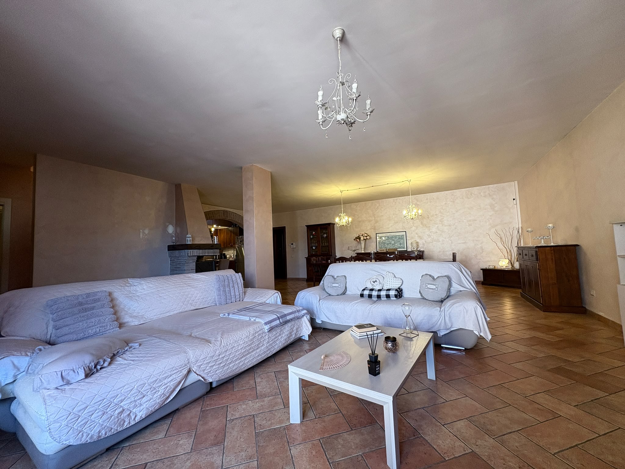 BORMIDA529-Elegante Villa unifamiliare-indipendente-signorile-3 livelli-giardino-portici