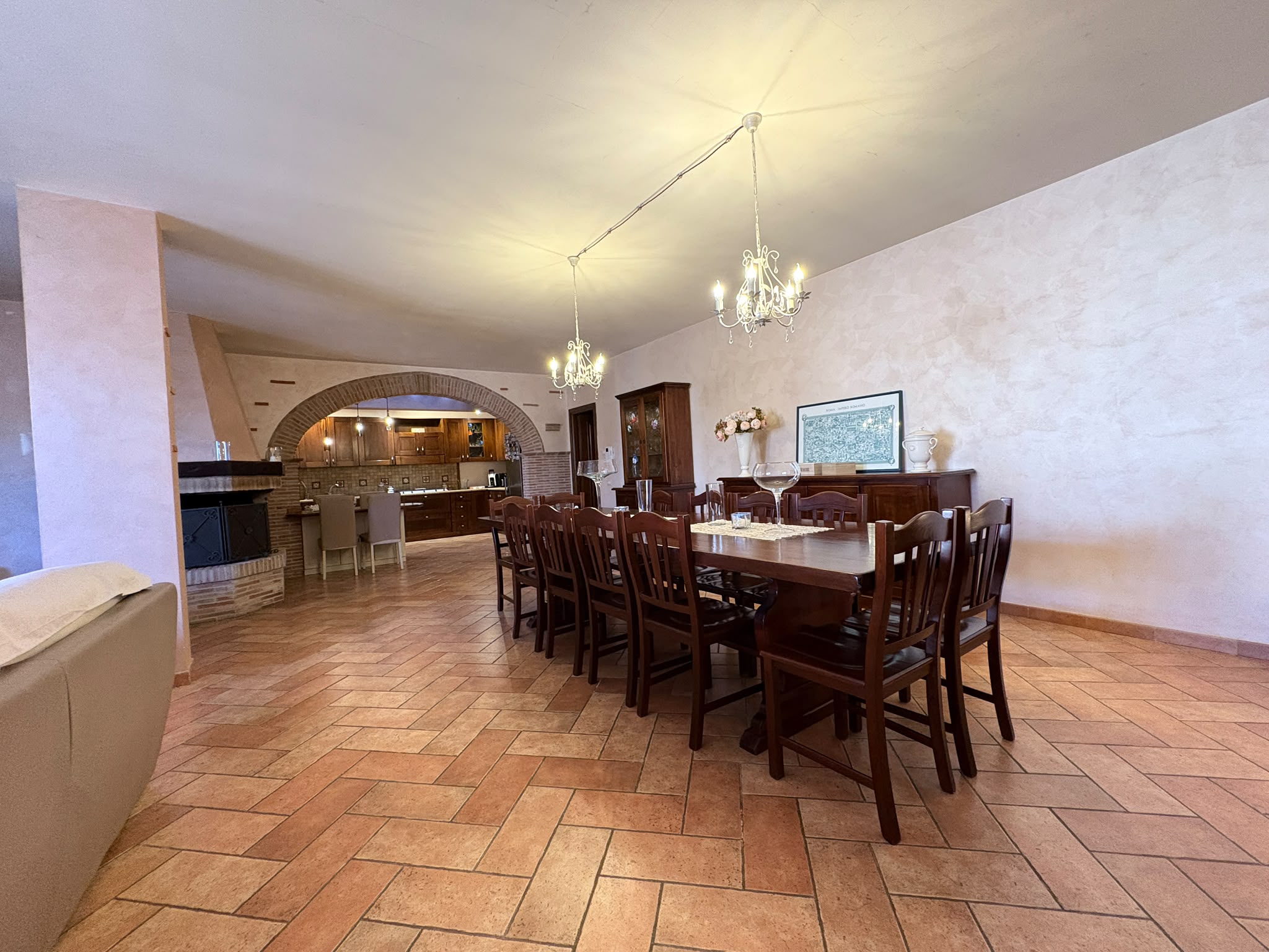 BORMIDA529-Elegante Villa unifamiliare-indipendente-signorile-3 livelli-giardino-portici