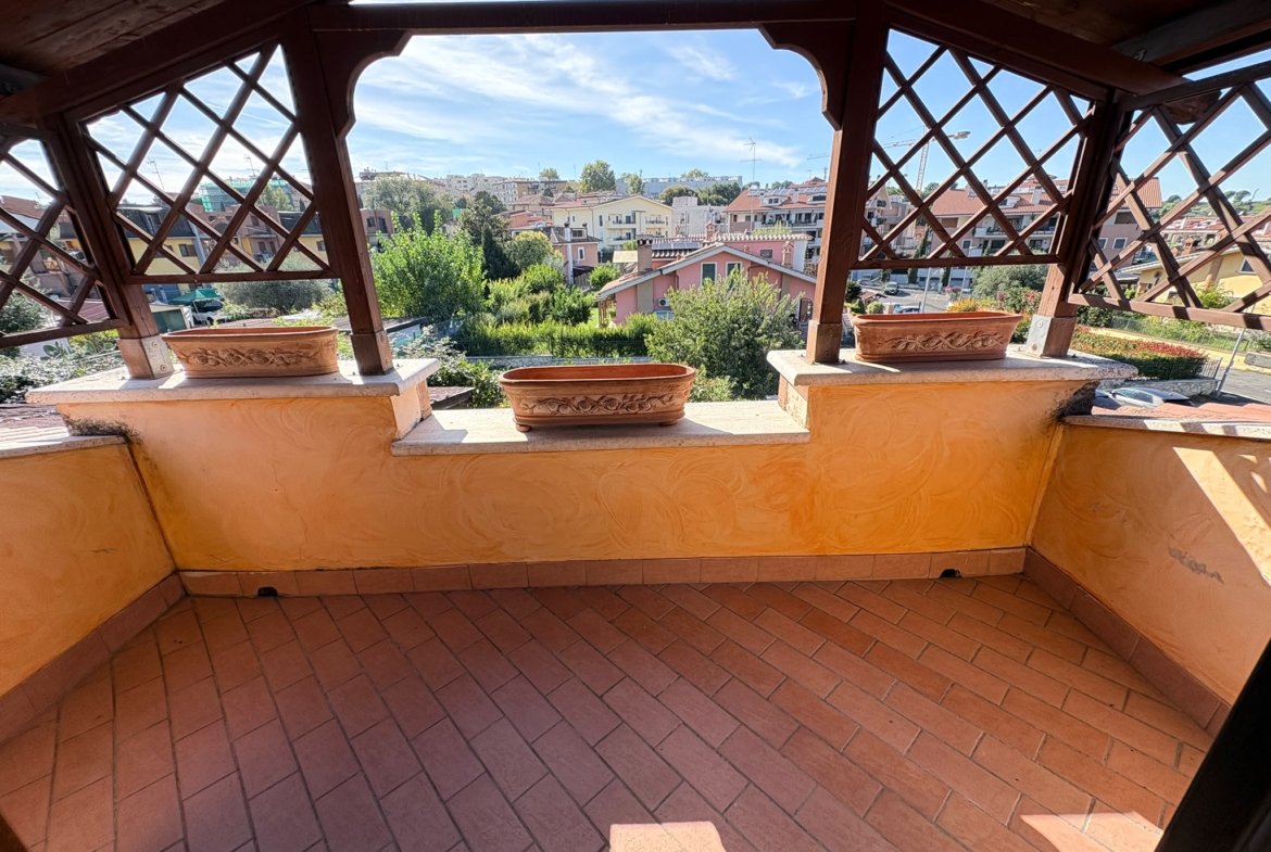 BORMIDA529-Elegante Villa unifamiliare-indipendente-signorile-3 livelli-giardino-portici