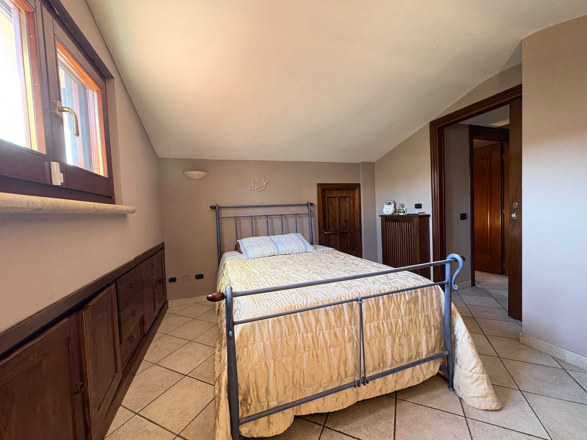 BORMIDA529-Elegante Villa unifamiliare-indipendente-signorile-3 livelli-giardino-portici