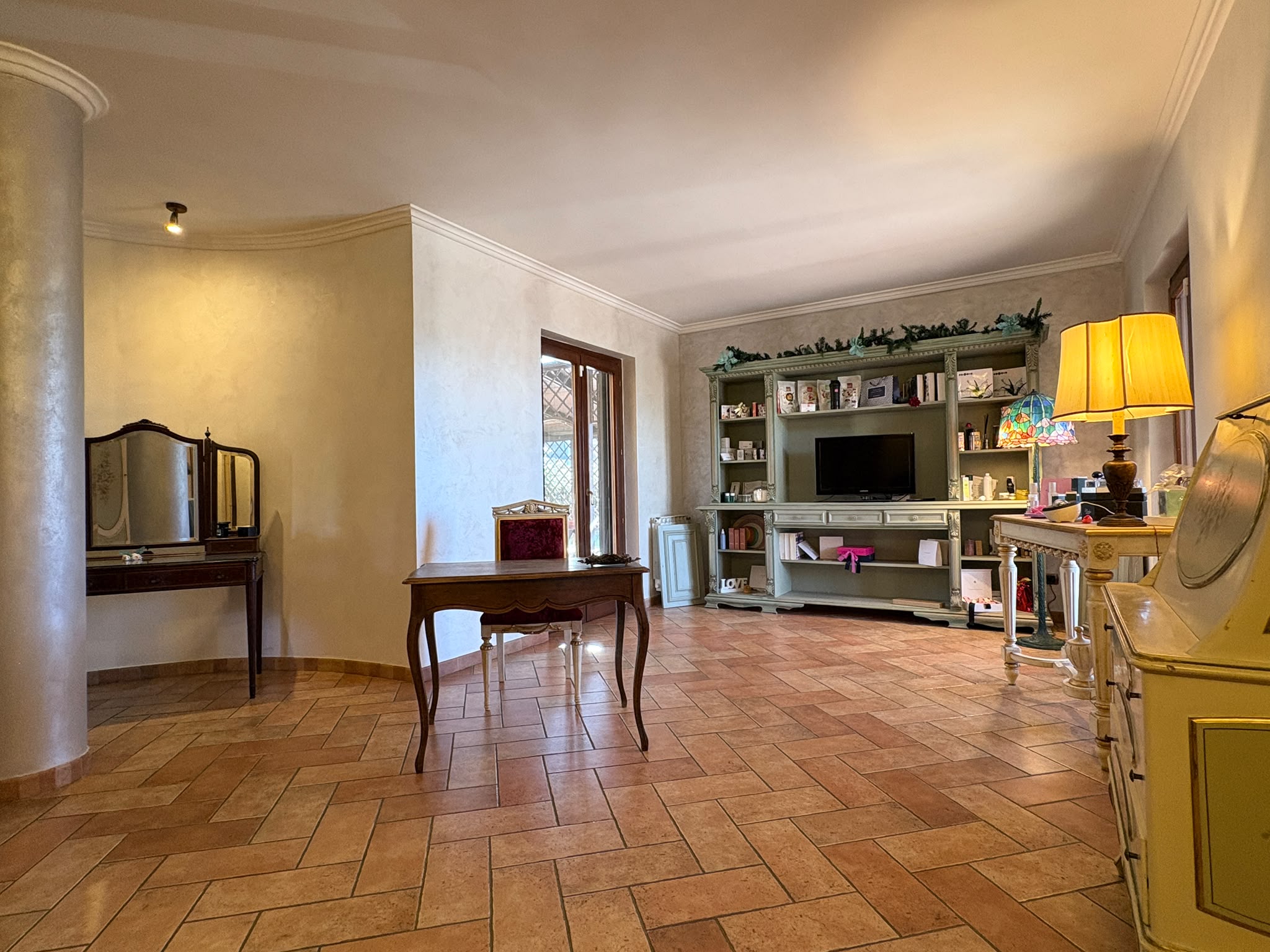 BORMIDA529-Elegante Villa unifamiliare-indipendente-signorile-3 livelli-giardino-portici
